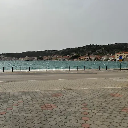 1 Istocna Gomilica Tisno