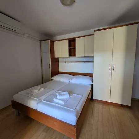 1 Istocna Gomilica Apartmán