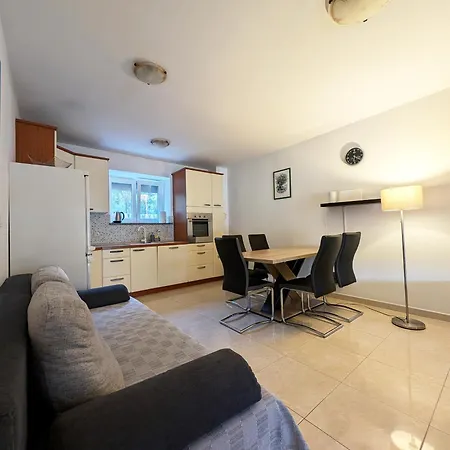 1 Istocna Gomilica Apartmán Tisno