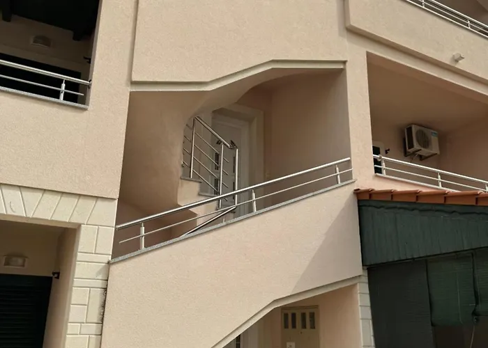 1 Istocna Gomilica Tisno